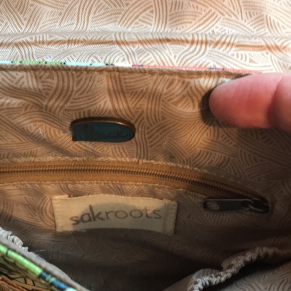 Sakroots Crossbody in EUC - Picture 8 of 12